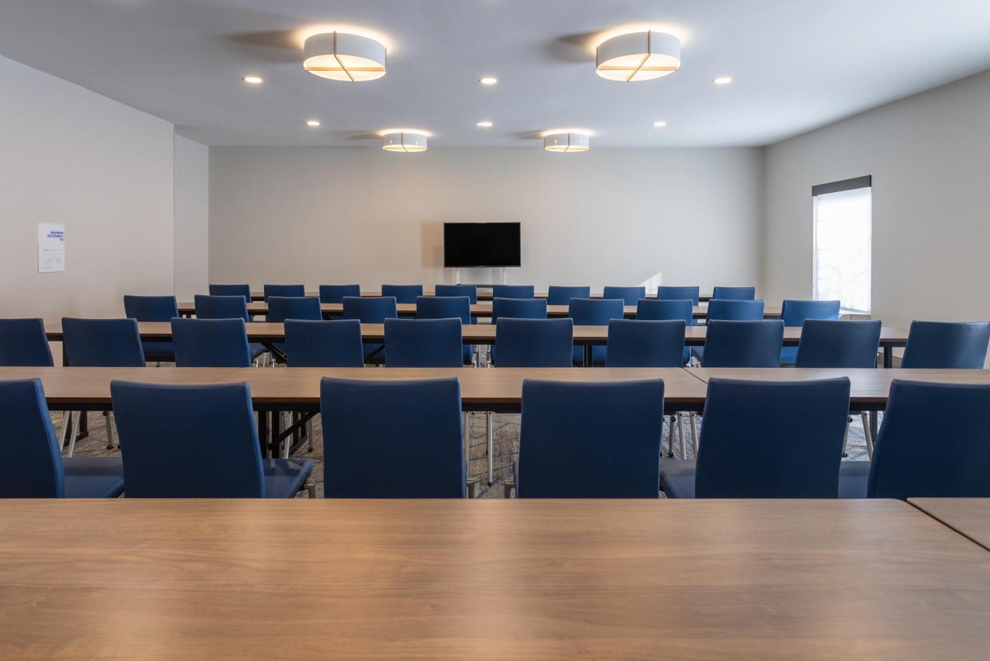 Holiday Inn Express Hotel & Suites Brattleboro By Ihg Ngoại thất bức ảnh