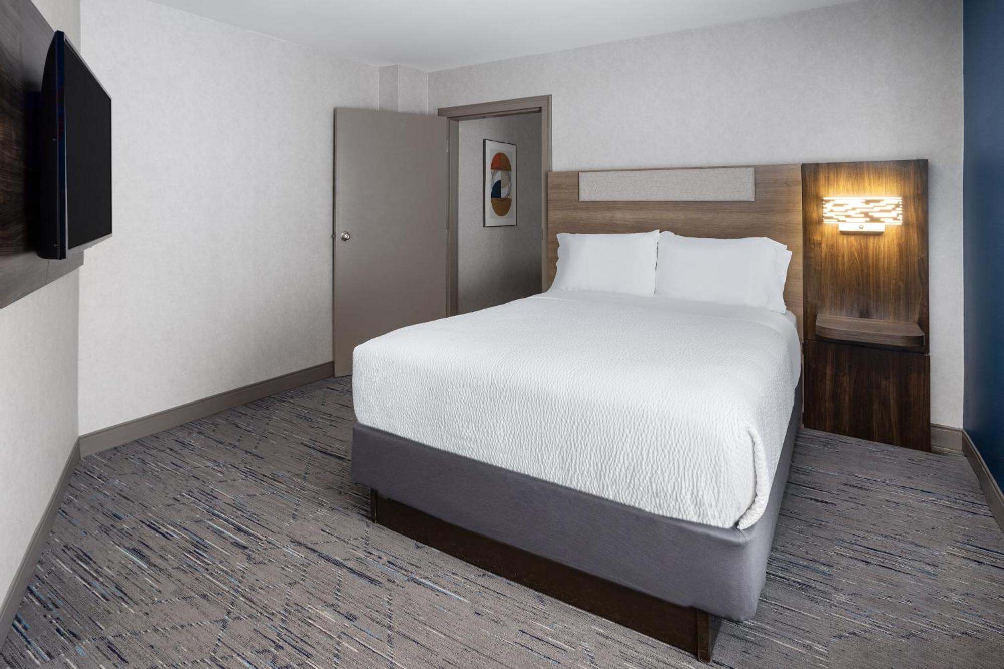 Holiday Inn Express Hotel & Suites Brattleboro By Ihg Ngoại thất bức ảnh