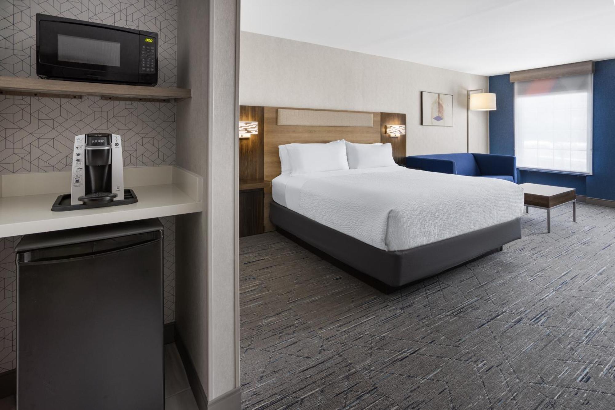 Holiday Inn Express Hotel & Suites Brattleboro By Ihg Ngoại thất bức ảnh