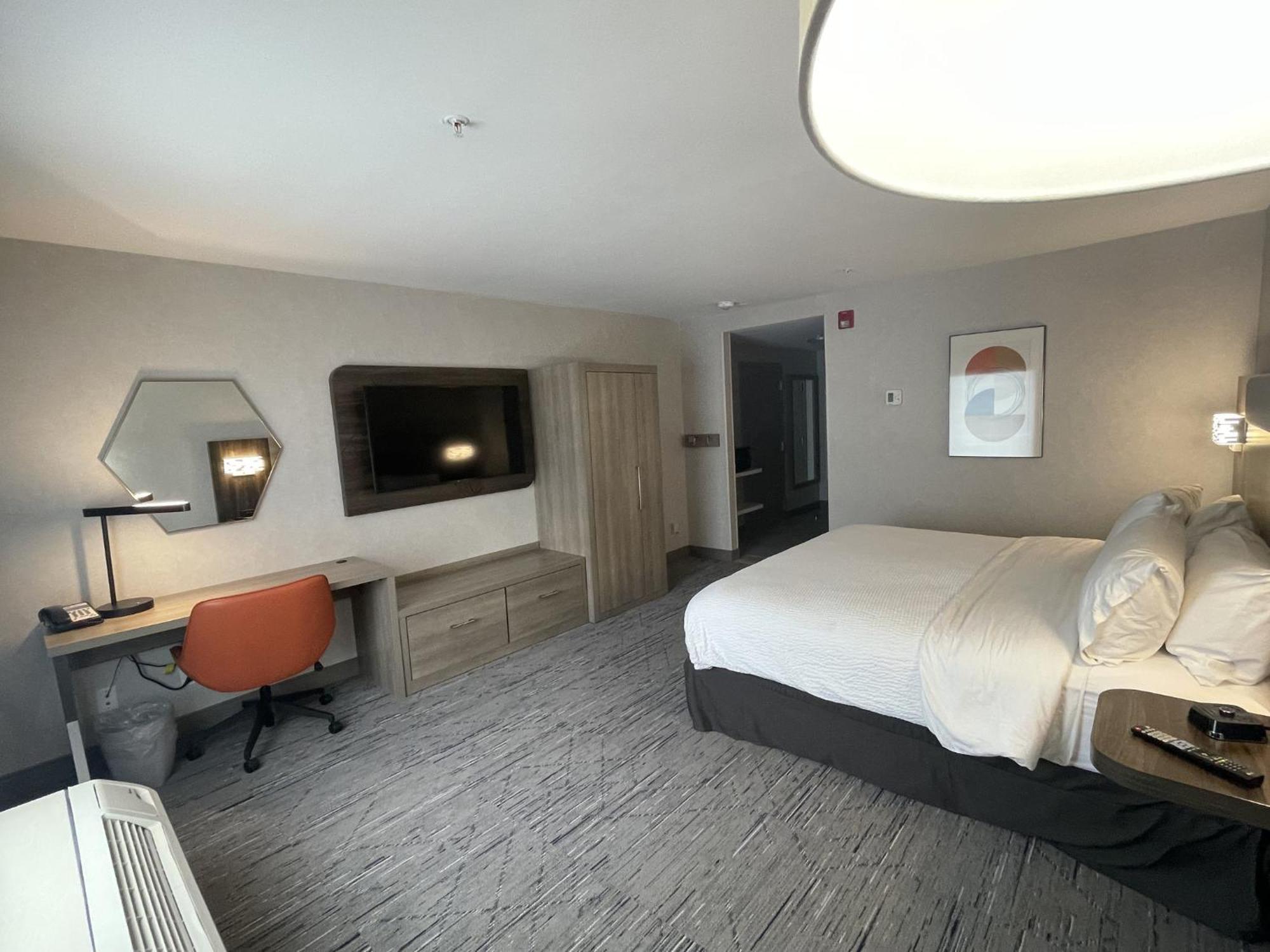 Holiday Inn Express Hotel & Suites Brattleboro By Ihg Ngoại thất bức ảnh