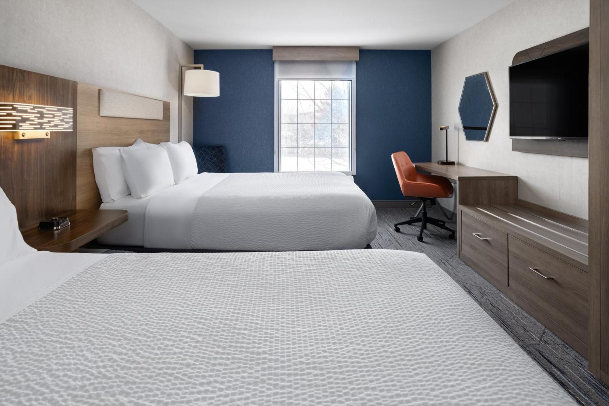 Holiday Inn Express Hotel & Suites Brattleboro By Ihg Ngoại thất bức ảnh