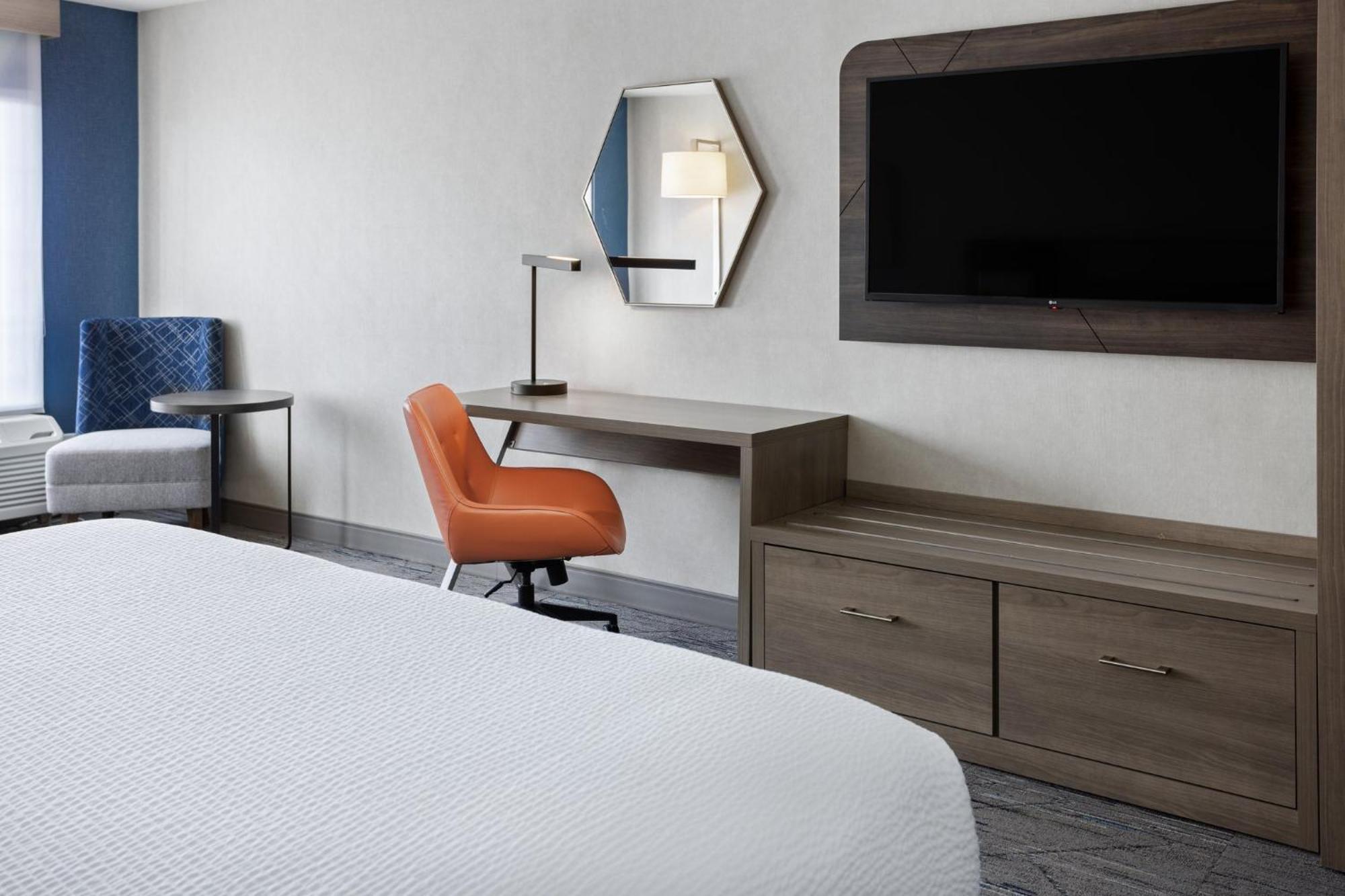 Holiday Inn Express Hotel & Suites Brattleboro By Ihg Ngoại thất bức ảnh