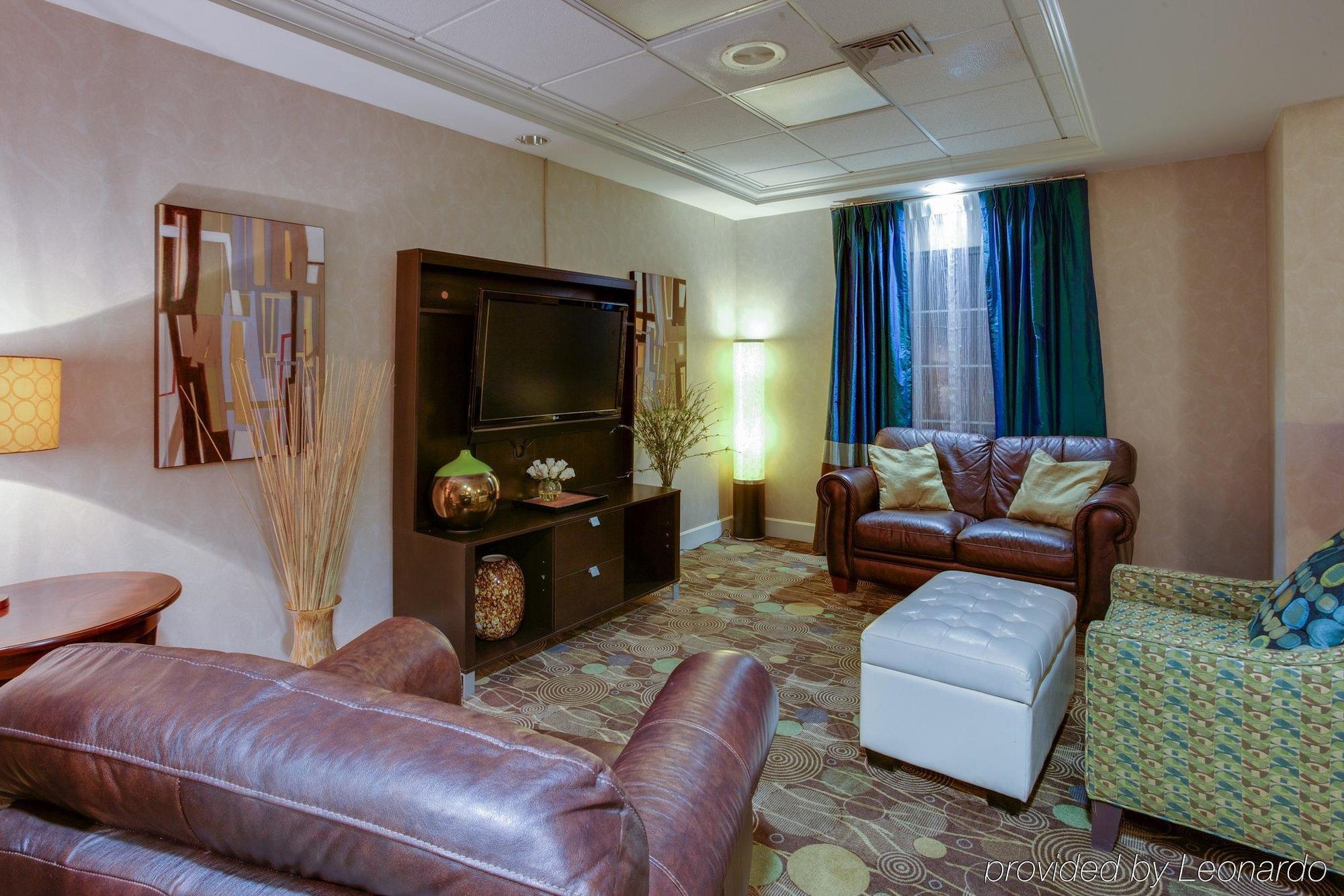 Holiday Inn Express Hotel & Suites Brattleboro, An Ihg Hotel Ngoại thất bức ảnh